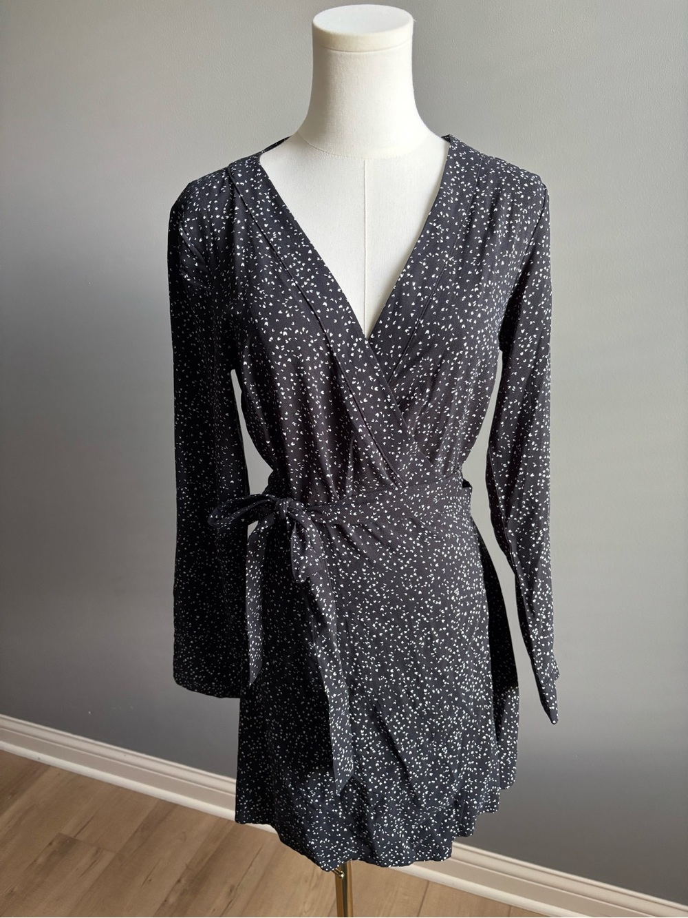 H&M Black And White Long Sleeve Wrap Mini Dress